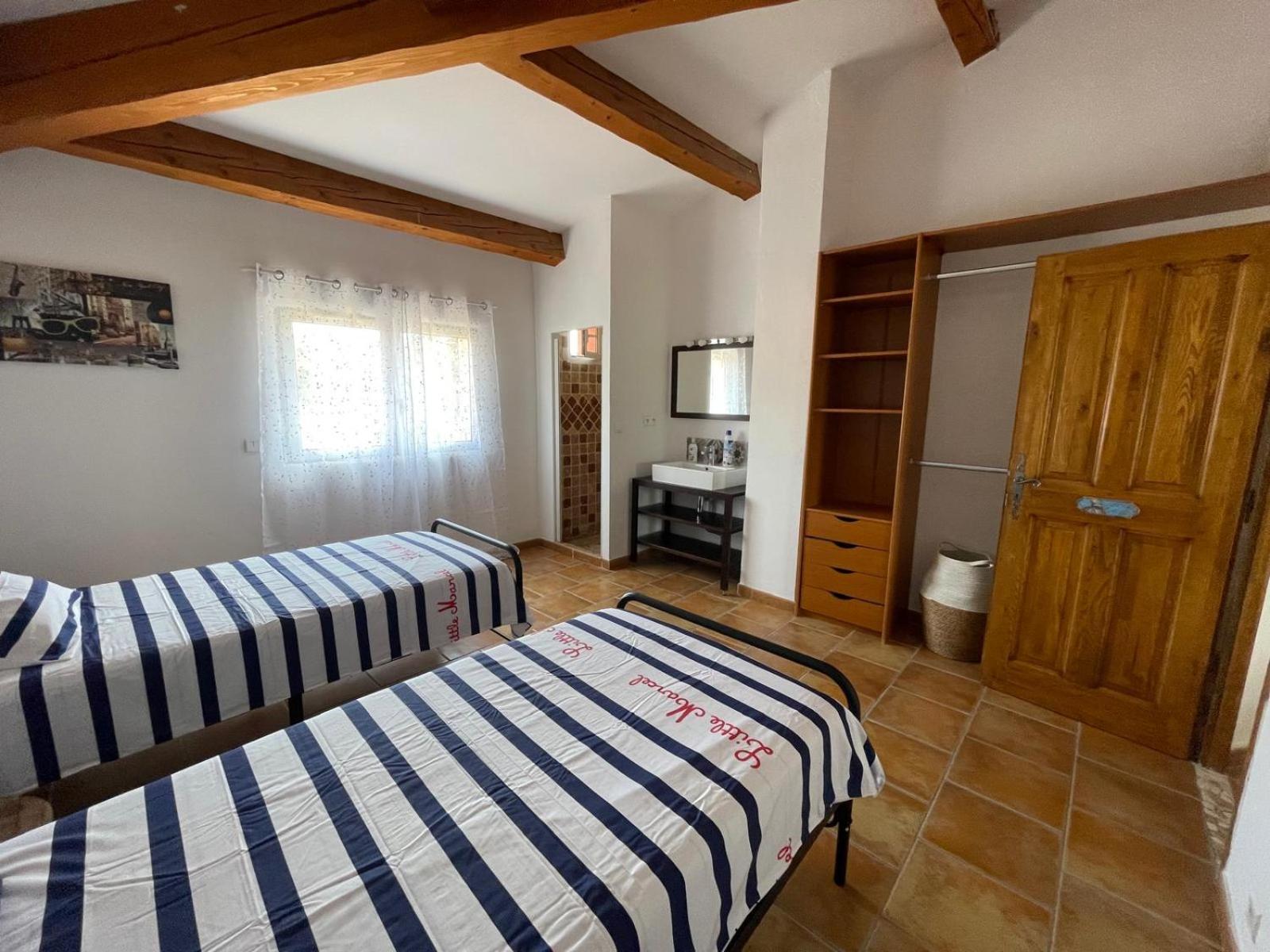 La Casa Bella Aparthotel Gignac-la-Nerthe Ngoại thất bức ảnh
