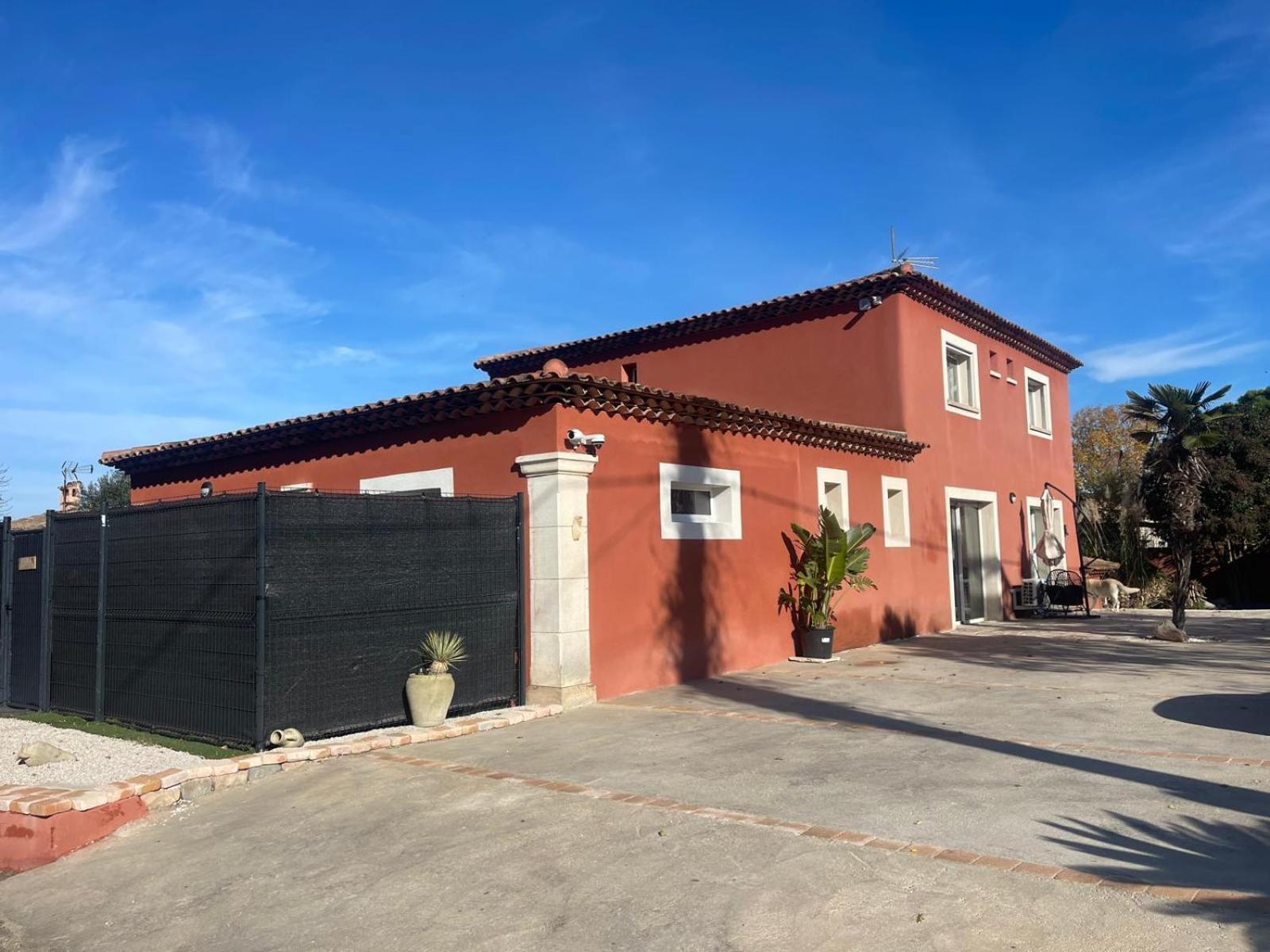 La Casa Bella Aparthotel Gignac-la-Nerthe Ngoại thất bức ảnh